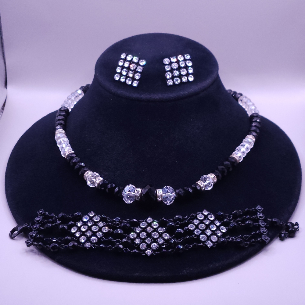 Avon Black and Clear Crystal Necklace, Bracelet & Earrings Set